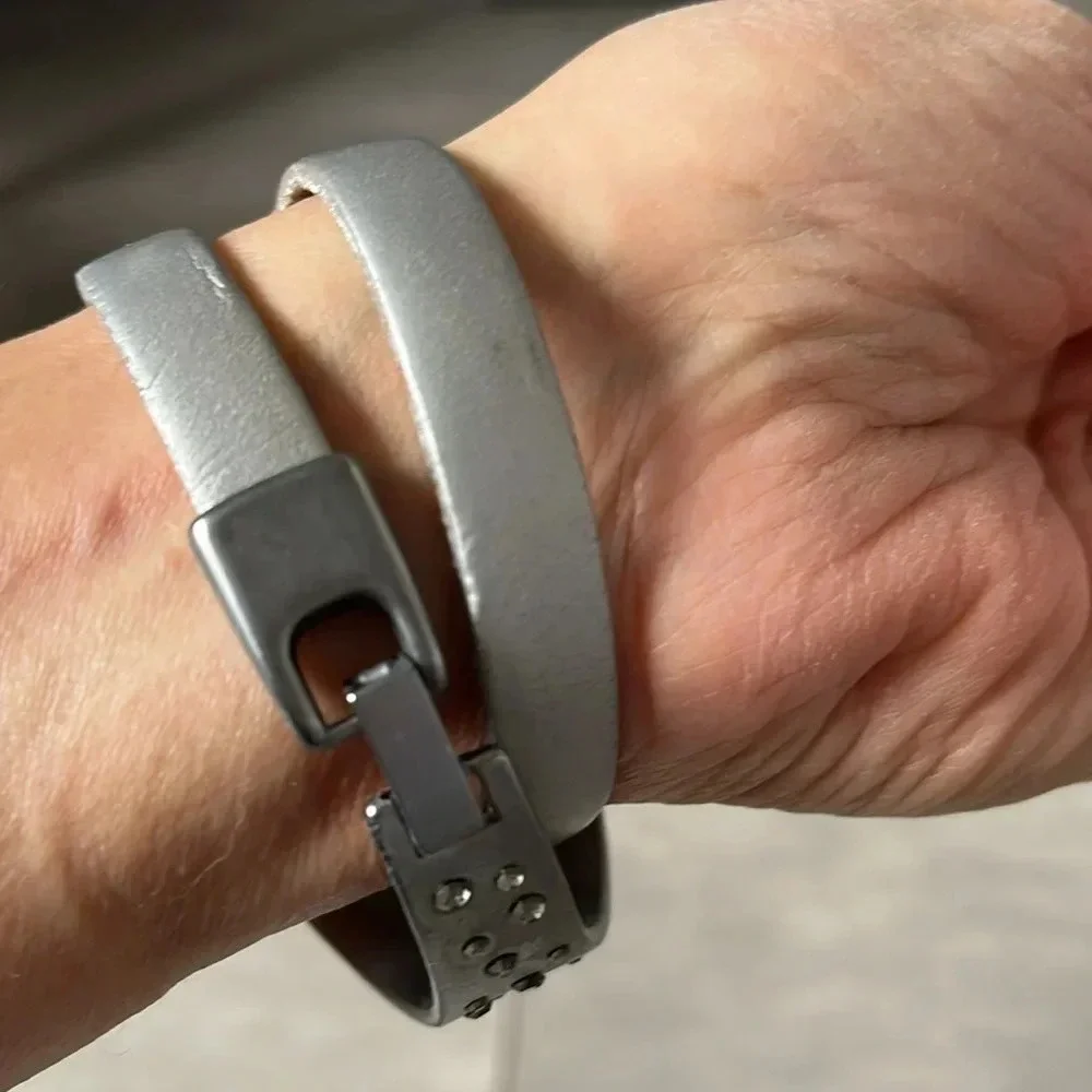 Leather and Metal Bracelet  Western - Picture 2 of 4